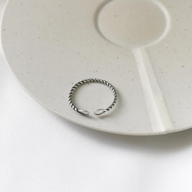 Twisted Rope Adjustable Ring Band